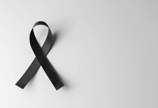 BayburtDH's tweet photo. Konya Şehir Hastanesinde Kardiyoloji Uzmanı olarak görev yapan Uzman Doktor Ekrem KARAKAYA polikliniğinde bir hasta yakını tarafından vurularak hayatını kaybetmiştir. Ailesine sevenlerine ve tüm camiamıza sabırlar dileriz. Tüm Türk milletimizin ve camiamızın başı sağolsun. https://t.co/3PJezSolTh