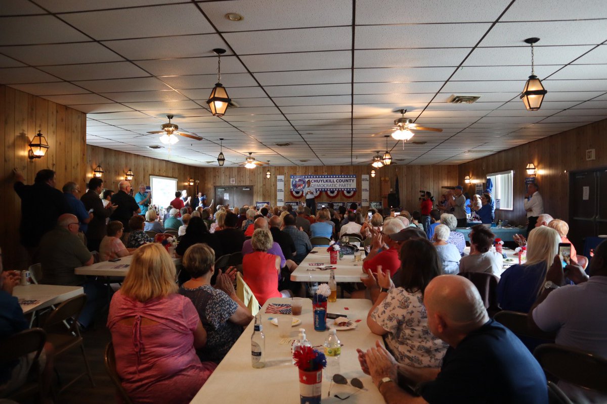JoshShapiroPA's tweet image. We’re in Schuylkill County — where folks have turned out in waves to join us on the trail today.

And it's because they know what's on the line this November. Together, we’re going to defend our democracy and win this race.