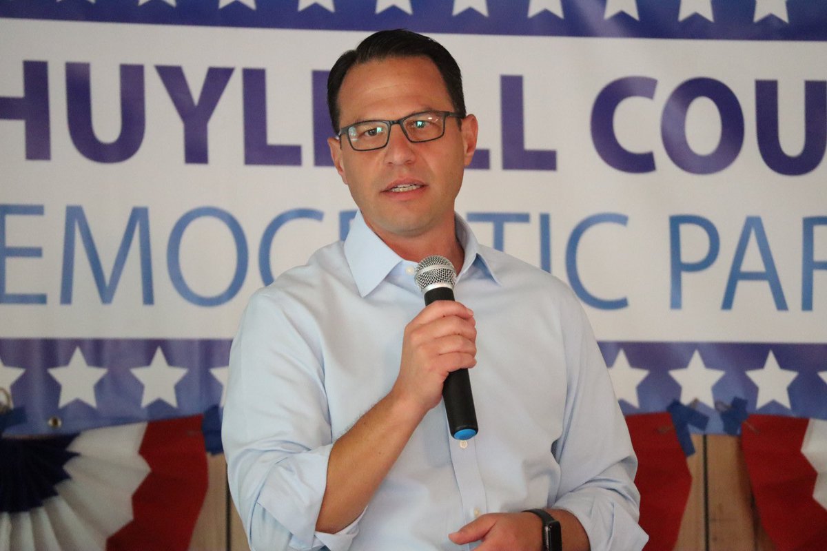 JoshShapiroPA's tweet image. We’re in Schuylkill County — where folks have turned out in waves to join us on the trail today.

And it's because they know what's on the line this November. Together, we’re going to defend our democracy and win this race.