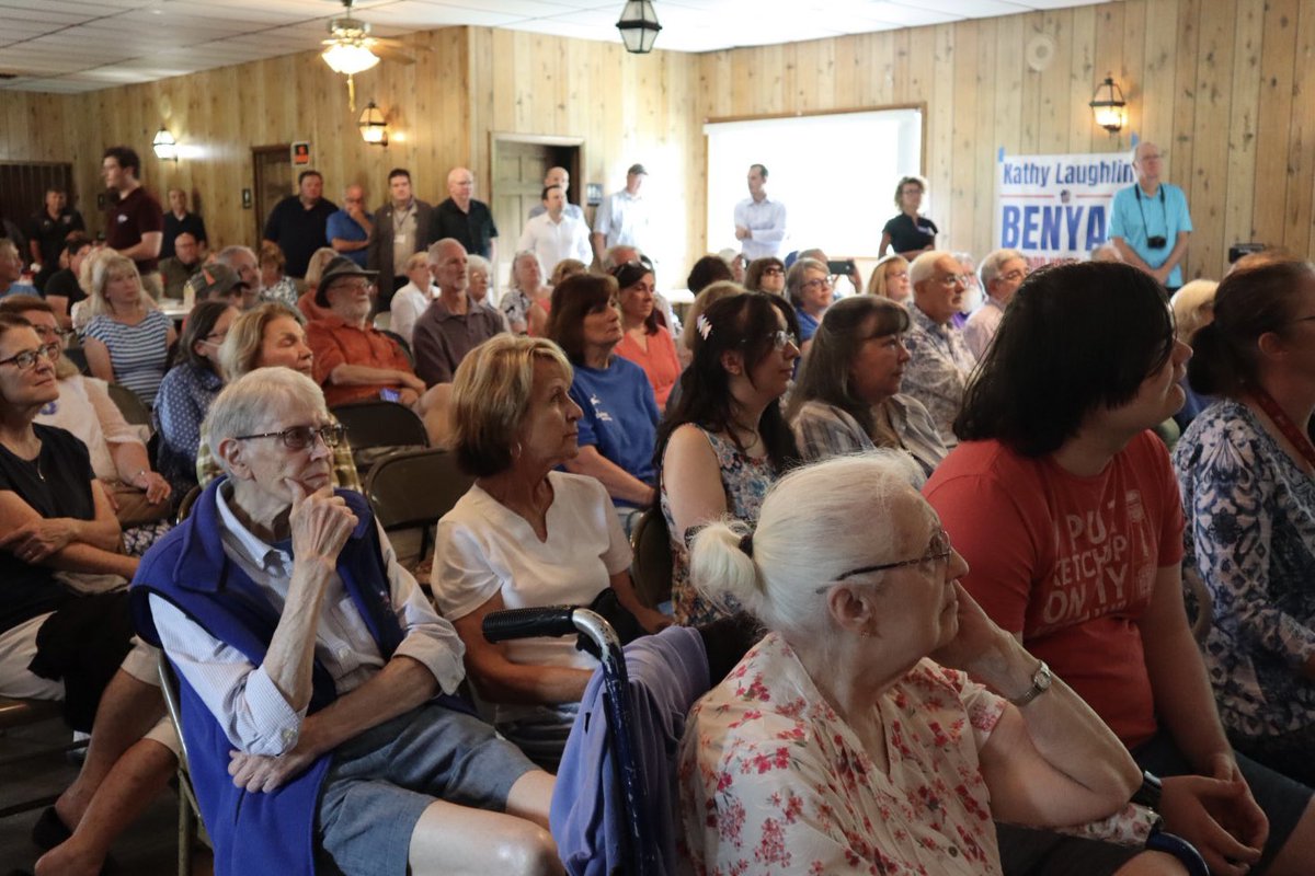 JoshShapiroPA's tweet image. We’re in Schuylkill County — where folks have turned out in waves to join us on the trail today.

And it's because they know what's on the line this November. Together, we’re going to defend our democracy and win this race.