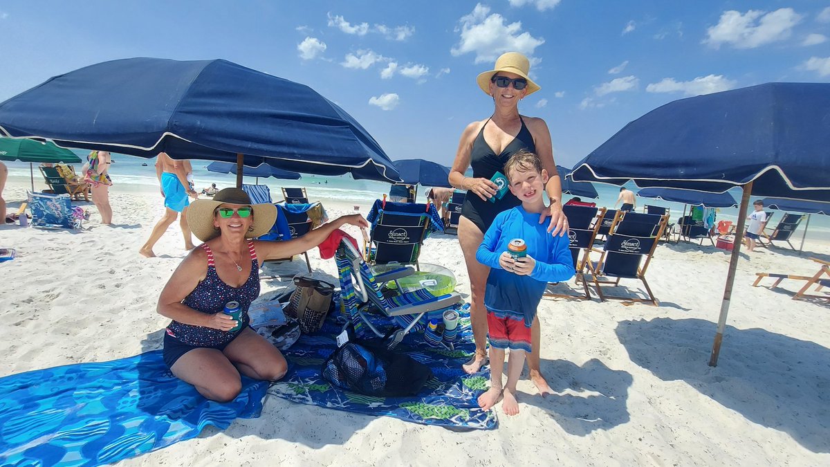 z96fwb's tweet photo. Z96 Beach Patrol is at it again with ice-cold Pepsi and swag from Emerald Coast Connected! #z96beachpatrol #96daysofsummer https://t.co/n3J9mTEU6x