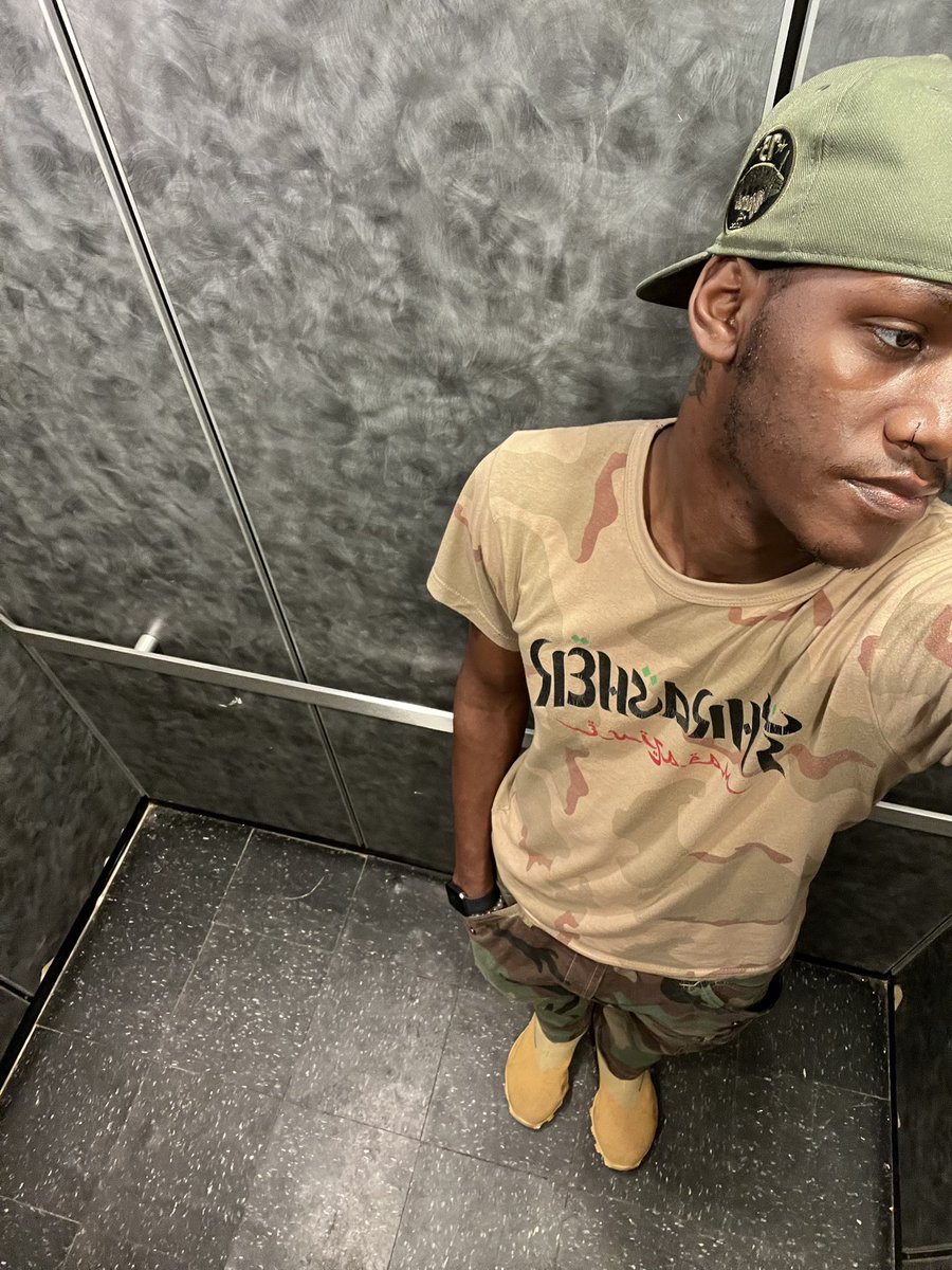 ravelwill's tweet photo. guess i should update my twitter, im always looking away wtf😭 https://t.co/gtYMaZLaVy