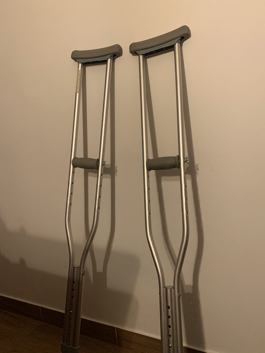 Tres semanas más con mis amigas las muletas 🙃