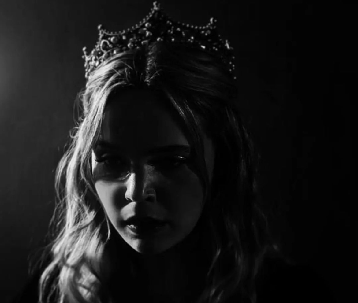 BaileeMadison's tweet photo. #PLLOriginalSin

And the fan edits have begun and I have no chill about it https://t.co/illku6sBEd