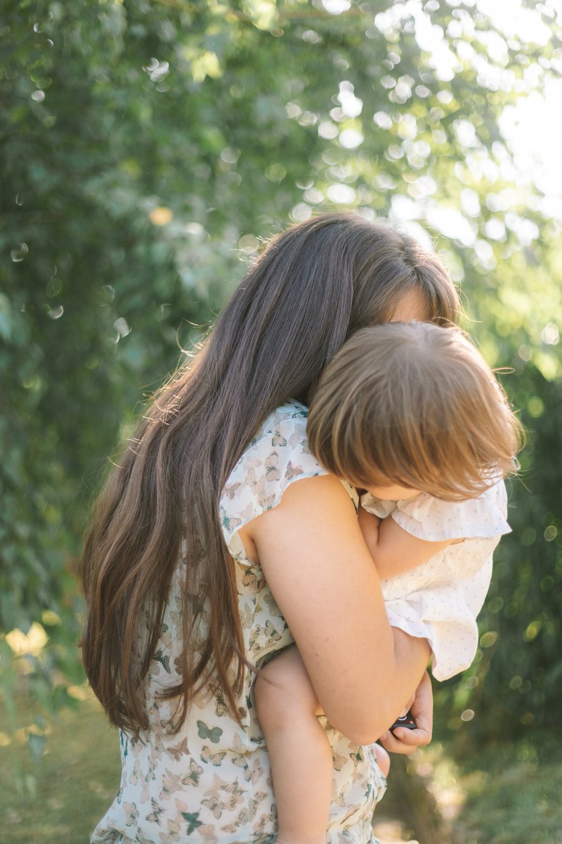 LetiCernuda's tweet photo. ¡Hola! 

Soi Leti y faigo semeyes de maternidá pal mio proyectu @diesadulces. Un llugar onde les madres somos les protagonistes xunto colos abrazos, la risa y l'amor de les nueses críes. Ensin poses, ensin regles. Semeyes naturales, siendo una mesma. 

😊

 #Piloña #Asturies https://t.co/dEEYyb3q3s