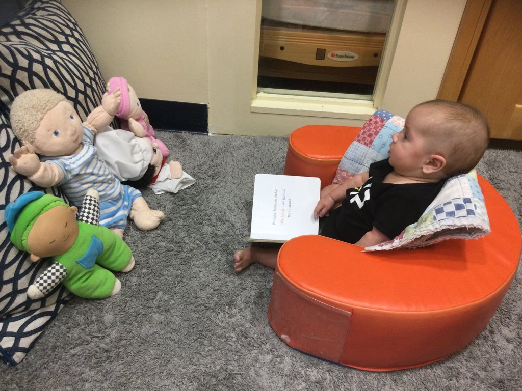 MahramusAlyssa's tweet image. Can someone tell me how 4-months can fly by so quickly?! 👶

I'm back @EVERFIK12 connecting with educators + getting pumped for #LearnOn! 

Tell me - how's your summer been?!