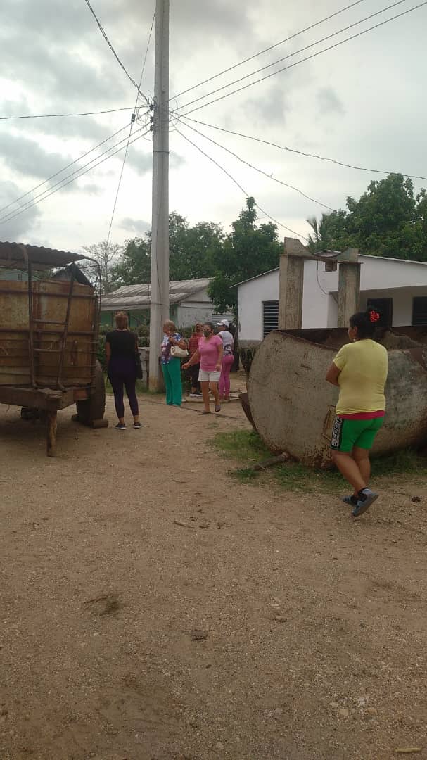 DirDMSLaSierpe's tweet image. Recorrido al consejo popular de #Mapos y comunidades vulnerables: Canta Rana y Aguachile. Se dio espuesta a preocupaciones de la población, solucionamos otras y gestionamos el resto.
#SaludLaSierpe 
#CubaPorLaVida 
#CubaPorLaSalud 
#Cuba