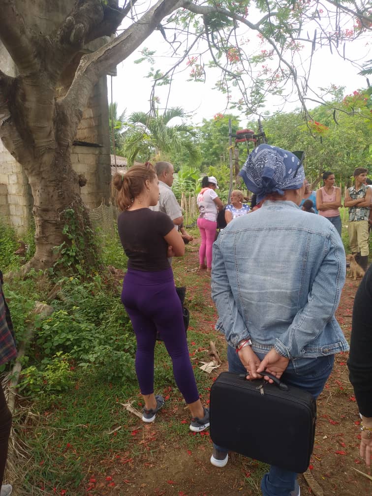 DirDMSLaSierpe's tweet image. Recorrido al consejo popular de #Mapos y comunidades vulnerables: Canta Rana y Aguachile. Se dio espuesta a preocupaciones de la población, solucionamos otras y gestionamos el resto.
#SaludLaSierpe 
#CubaPorLaVida 
#CubaPorLaSalud 
#Cuba