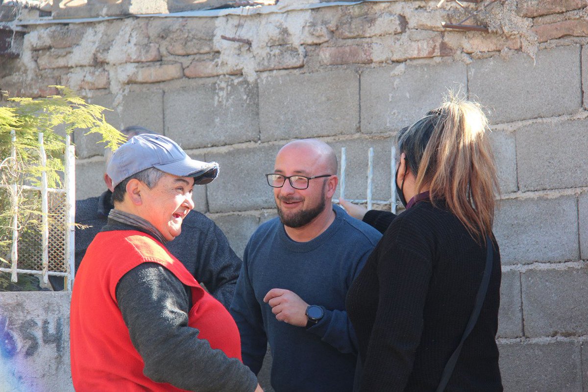 pajaromil's tweet photo. Junto a @Lucho_Alba estuvimos dialogando con los Vecinos del Barrio Avenida Argentina, recorrimos el barrio y escuchamos sus ideas para mejorarlo.
#EquipoJuanJure
#RíoCuarto https://t.co/4FAUQGVxgc