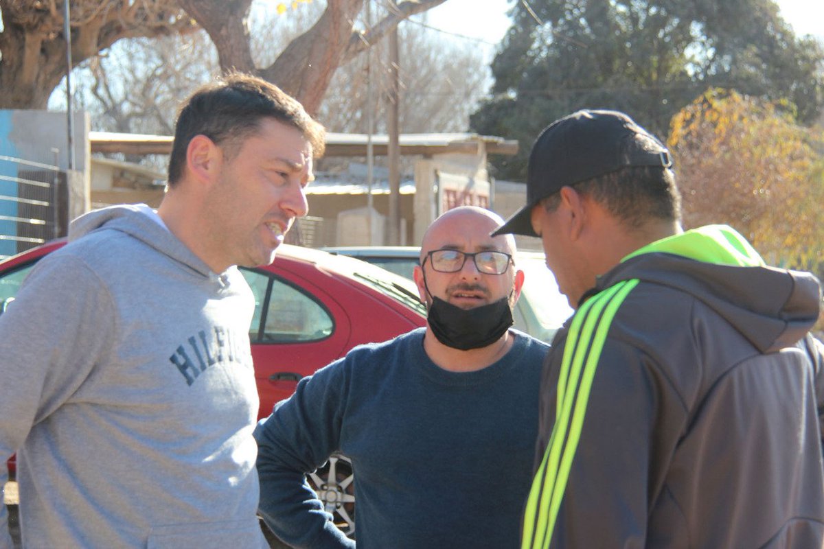 Junto a <a href="/Lucho_Alba/">Luciano Albanesi R4</a> estuvimos dialogando con los Vecinos del Barrio Avenida Argentina, recorrimos el barrio y escuchamos sus ideas para mejorarlo.
#EquipoJuanJure
#RíoCuarto