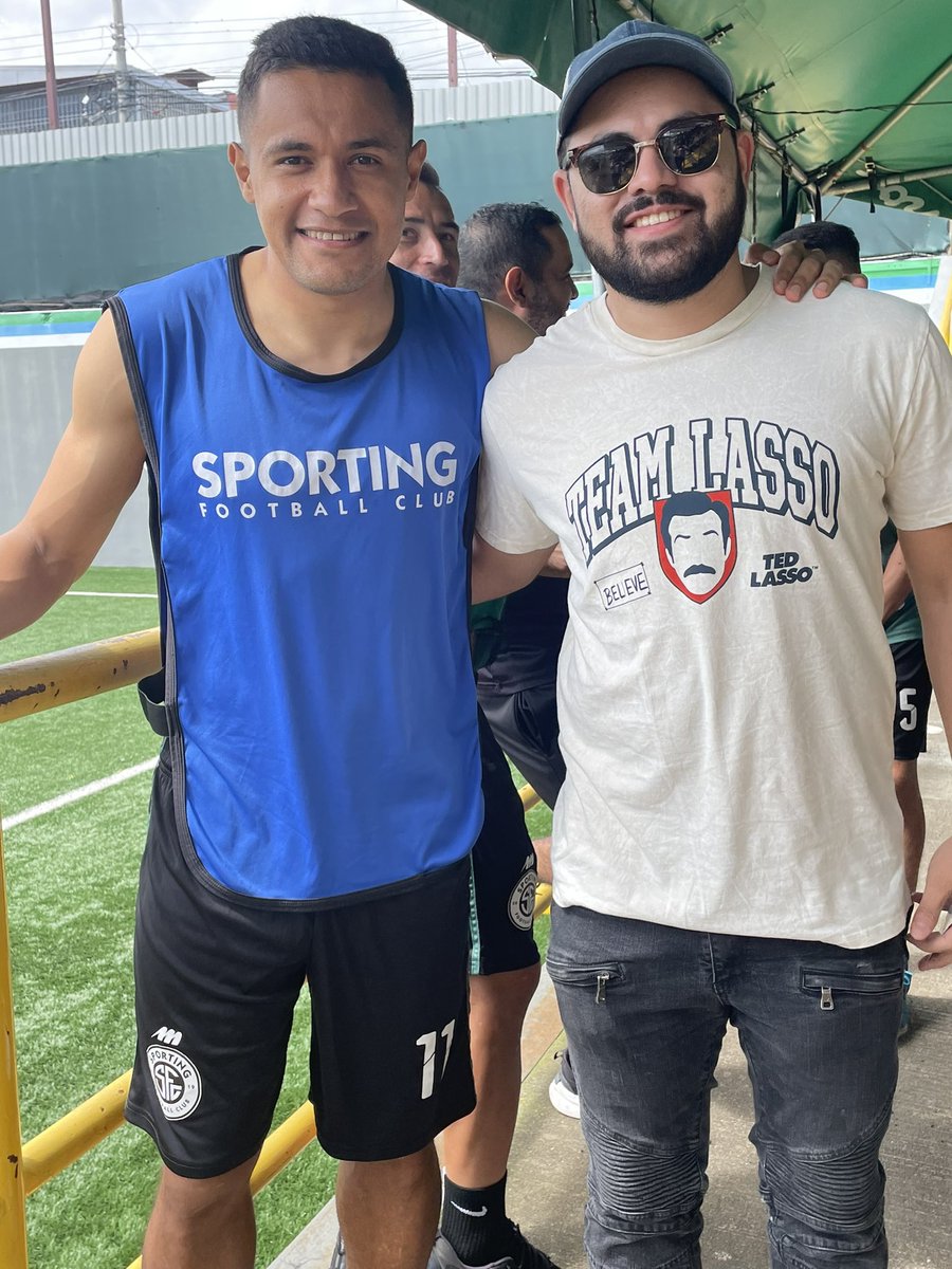 CD_Lagos's tweet photo. La humildad es una virtud que se vive día a día, se transmite con palabras y con acciones, es una forma de vida.
¡Un placer conocerles, cracks!
@rrojasl @jerofreixas #JosedeCabo
#TeamLasso https://t.co/DYRD48eHDx