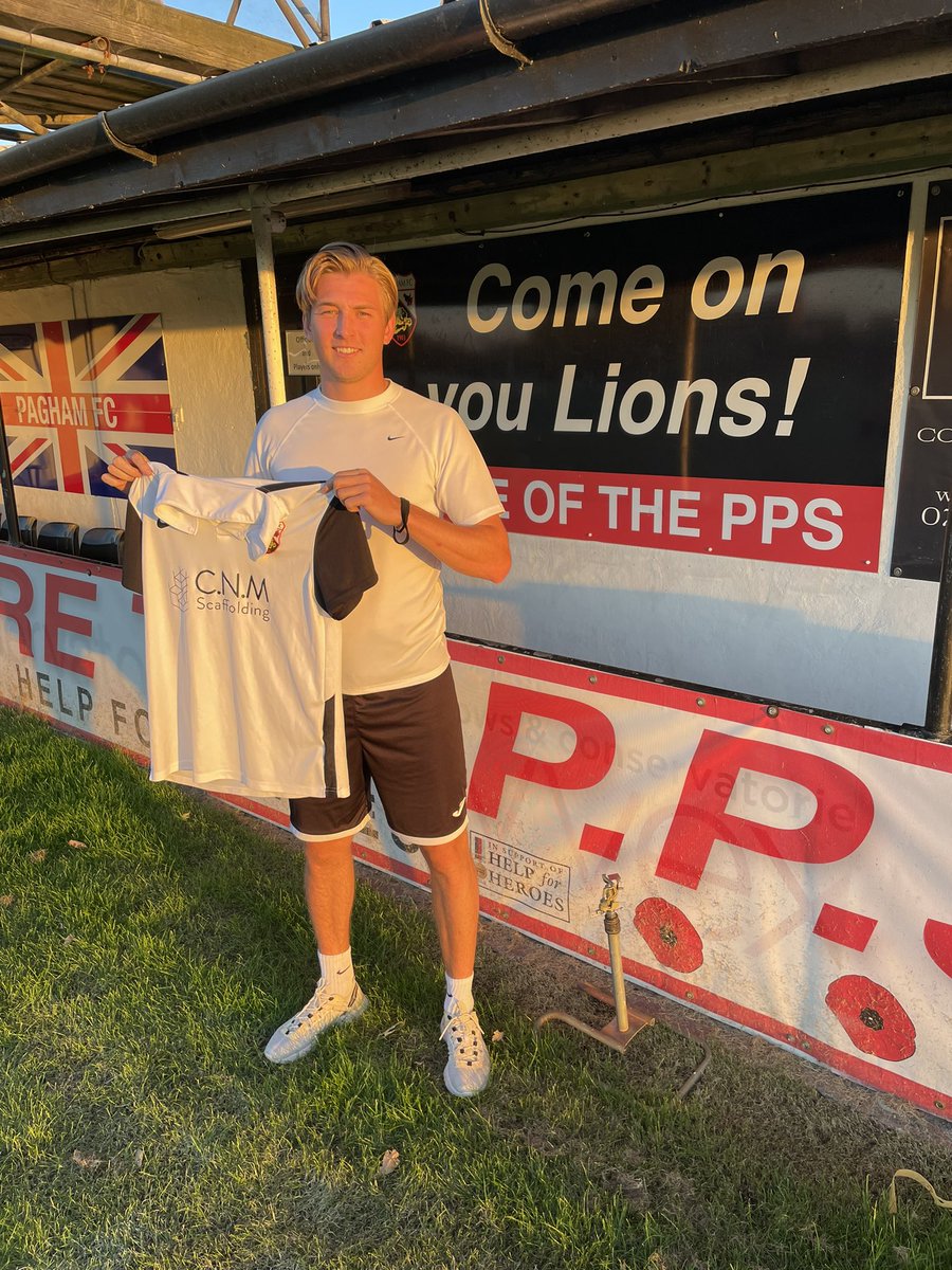 New signing !!

We are delighted to welcome  @george_cody8 back to the club

The pacy winger is our latest addition,  as the 🐝 around Nyetimber continues in preparation for the new season
🦁🦁🦁

@stevebone1 @WessexLeague @scyfl @SportSussex @BogObserver