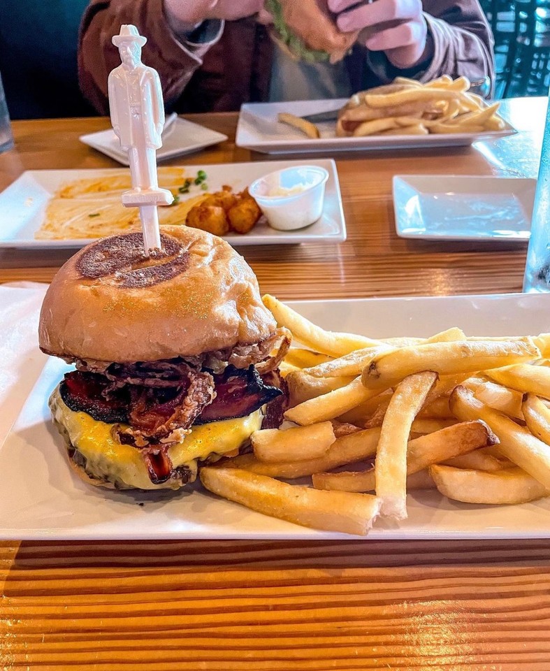 BurgerRepublic tweet media