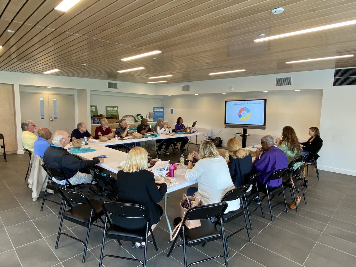 jreedsf's tweet photo. Kicking off the @rotarysl year by hearing from @CitySanLeandro City Manager, Fran Robustelli. Thank you for joining us and sharing city updates #ImagineRotary #community https://t.co/eSyipV6VX5