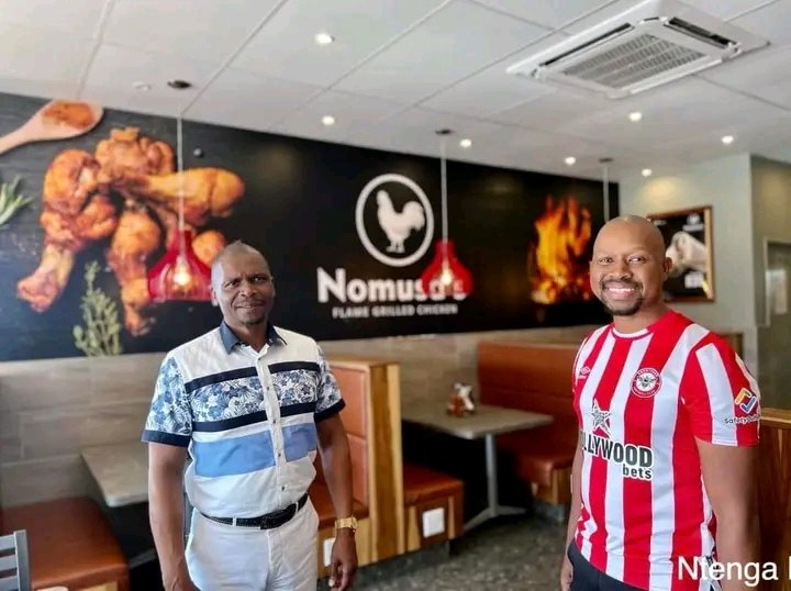 sanelempinga2's tweet photo. Hey family.

Please meet Mr Nxumalo owner of Nomusa flamed grilled Chicken at Inanda Township KwaZulu Natal.

I guess this is the guy we have been waiting for who will take KFC and others toe to toe. I hope he open his business for franchises. He deserve the country's support. https://t.co/5QclB7NyK1