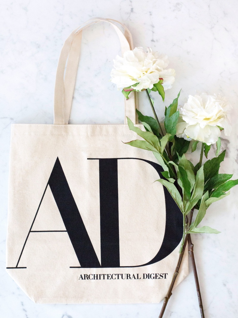 GWPbyCDP's tweet photo. You can get your art printed on this bag too with our stock bags! We produced this tote for @archdigest

Get yours here:
https://t.co/JFmmXGKCAH

#GWPbyCDP #canvas #ArchitecturalDigest #archdigest #accessories #freebies #beauty #cosmetics #makeupbag #nyc #nyny #creativefirm https://t.co/4wygIaGkyg