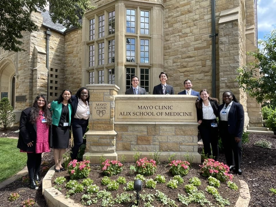 Happy orientation to our first years on the Rochester campus! 🤩 #doubledocs #mayomstp