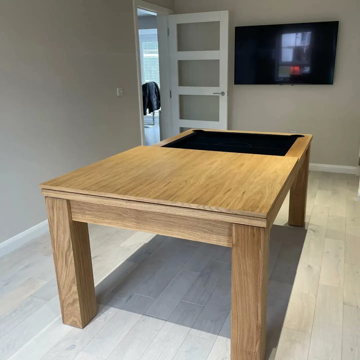 FunkyMunkyPool's tweet image. Introducing our beautiful solid oak pool dining table..
Unbelievably all of this production run were sold before we had completed them..
Huge thanks to our friends homepooltables.com up in Hamilton..

#realwood
#pooltablediners