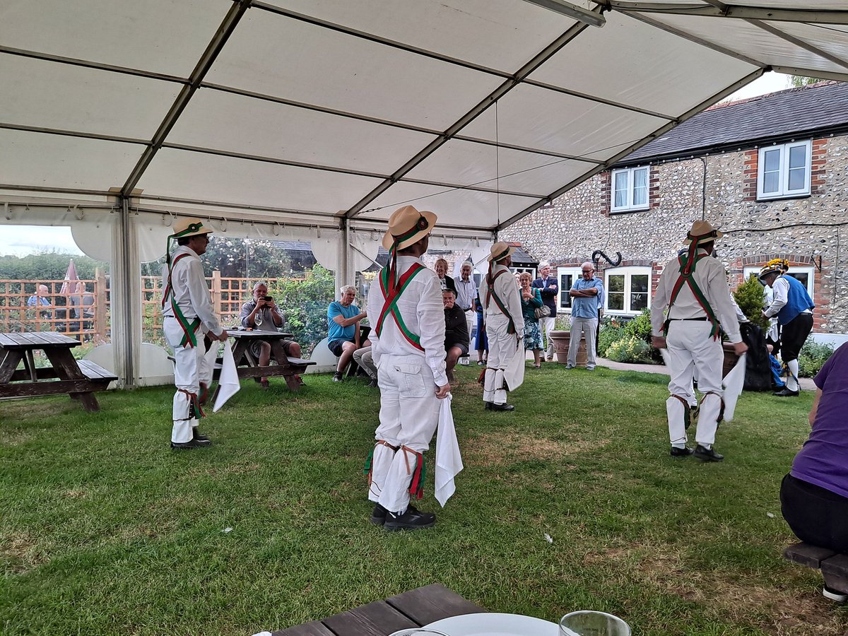 BasingMotorClub's tweet image. Non-motorsport entertainment this evening as we're joined by Winchester and Yateley #MorrisMen.
#Hampshire #OurMotorsportUK
#Tradition #Heritage