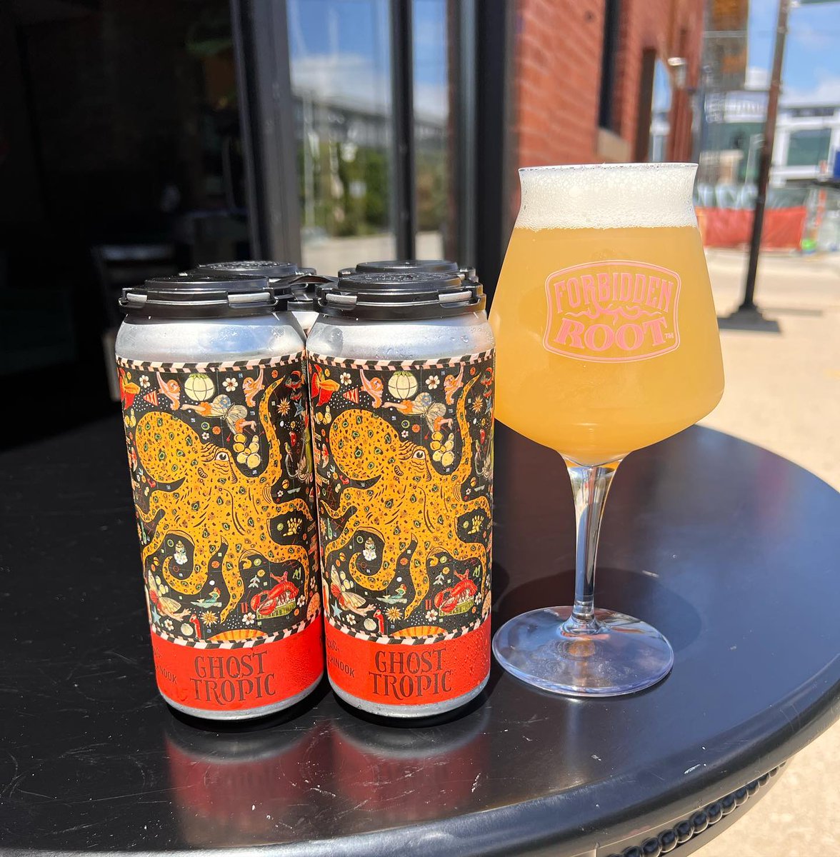 tumanstap's tweet image. Now on draft: @ForbiddenRoot Ghost Tropic DIPA.  DDH w/ Mosaic, Amarillo &amp;amp; Chinook hops.  Mouth-wateringly juicy; candied pineapple w/ plenty of tropical fruits coming through. Limited distribution - get a glass while you can! #chicagobeers #chicagobars pic: #forbiddenrootbrewing