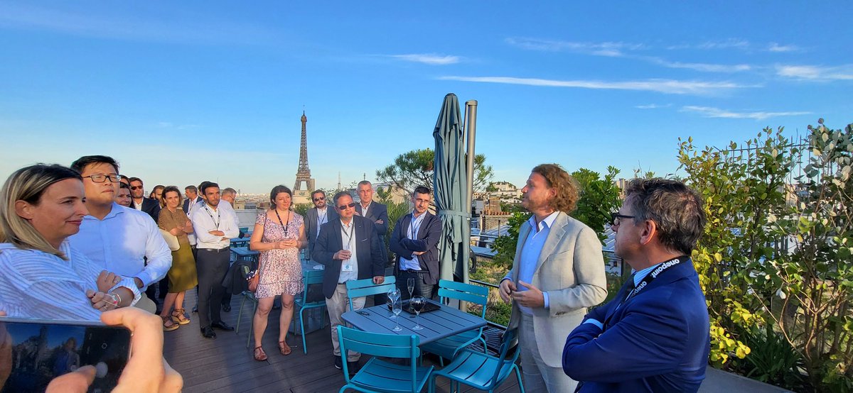 Merci <a href="/ProvencePromo/">Invest in Provence</a> <a href="/onepoint/">Onepoint</a> pour ce super accueil au siège de OnePoint, bel exemple d'une vision immobilière innovante et centrée sur l'humain. Et superbe rooftop 🙂