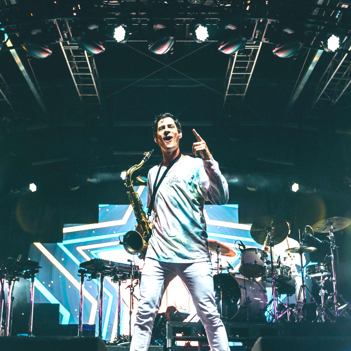 lnepresents's tweet photo. TONIGHT!🌟 2 Shows Happening in SLC! 

@BigGigantic at @SkyVenueSLC for Energi Wednesday (DOORS @ 6:30PM!) 

@etuckermusic &amp; @thrivingmusic are rockin' @SoundwellSLC (DOORS @ 7PM) 

Grab your tickets at https://t.co/jDVJtAu9lC 🎶 

#LNE #BigGigantic #EthanTucker #THRIVE https://t.co/S7swKIr0cb