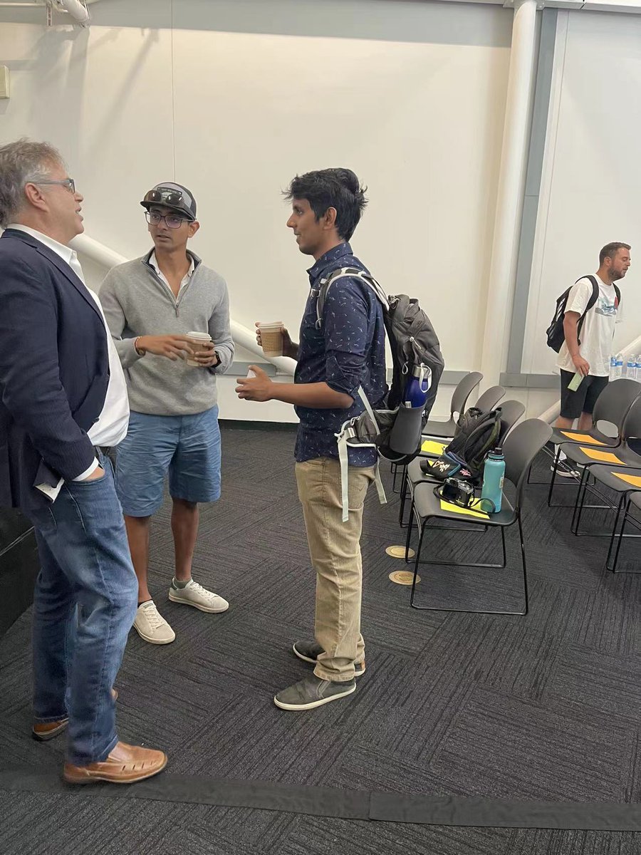 metisign's tweet photo. We are at the Venture Capital World Summit 🤗🤗

@VCWorldSummit 
#venturecapital #event #summit #suntech  #USA #Metisign https://t.co/28JBmNmLR6