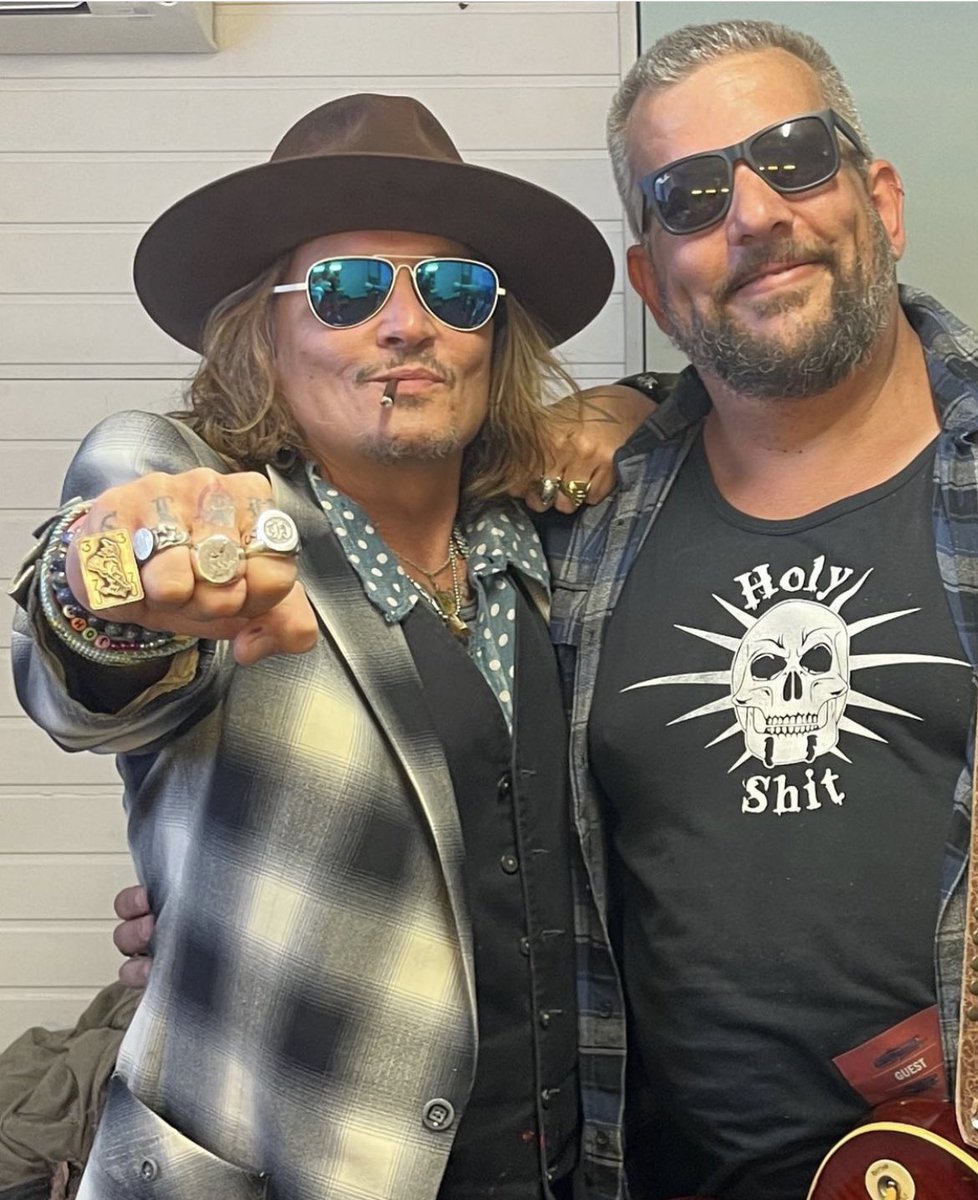 vaersac's tweet photo. johnny depp give me a break please https://t.co/jkgSeeExZY