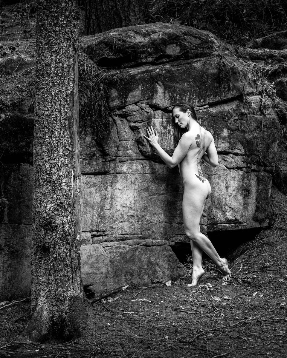 Sigyn_model's tweet photo. Listening.

Photo by: @Outerlimits1000 

#ukmodel #blackandwhitephotography #woodlands #naturelover #listen #rocks https://t.co/7KKtNKJKgE