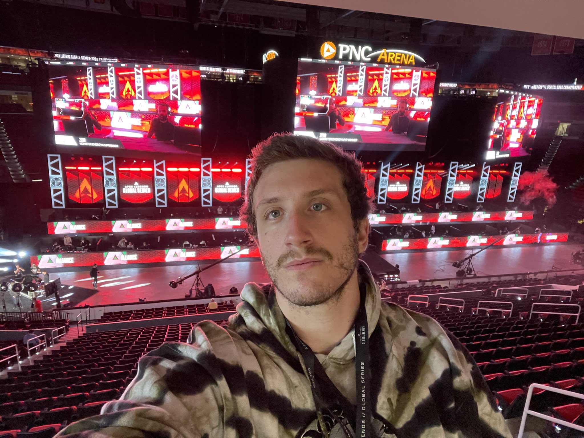 100T NiceWigg on Twitter "Green screen https//t.co/KlCOlU8i1A" / Twitter
