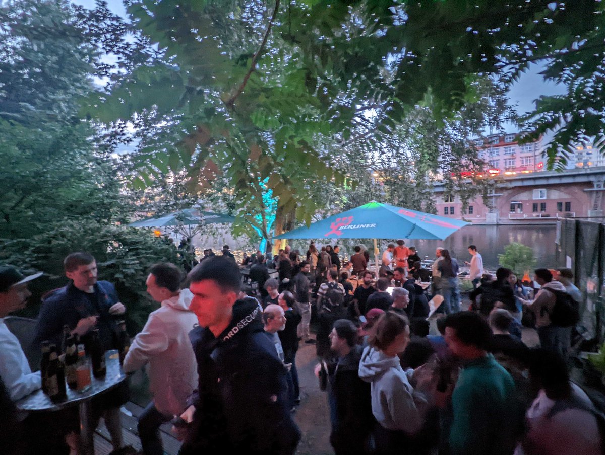 Thanks <a href="/CircleCI/">CircleCI</a>, thank you for the Continuous Delivery, we took care of the Continuous Integration (of the drinks ...) 👍

👉🥛🍺🧋🧋🏃‍♂️👈