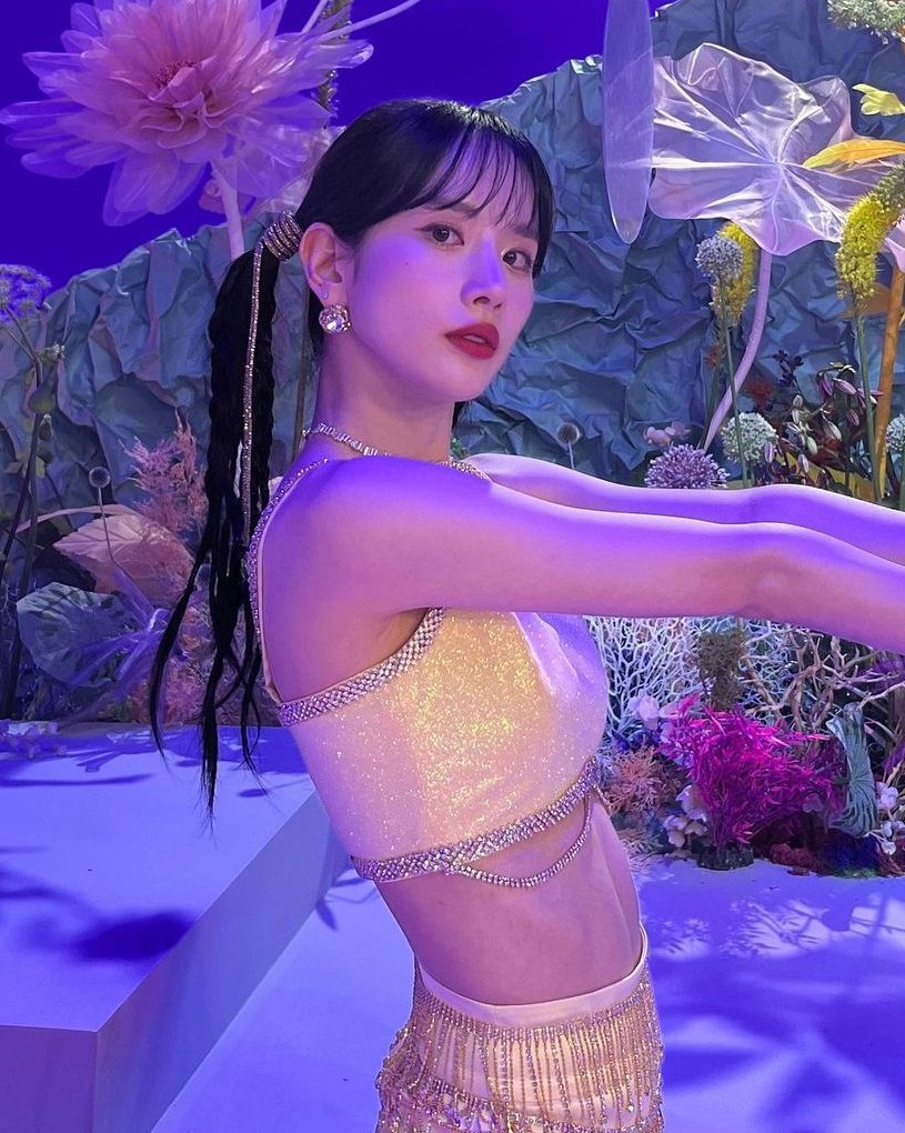 KIMHJLOOK's tweet photo. #설아 #SEOLA https://t.co/zp4QuscAde