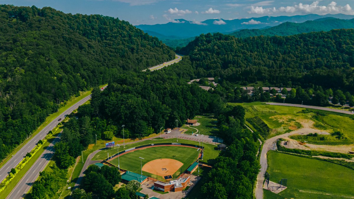 Catamounts's tweet photo. There's no place like here. 😍 #WCU #CatamountCountry https://t.co/3fYm6G5FBC
