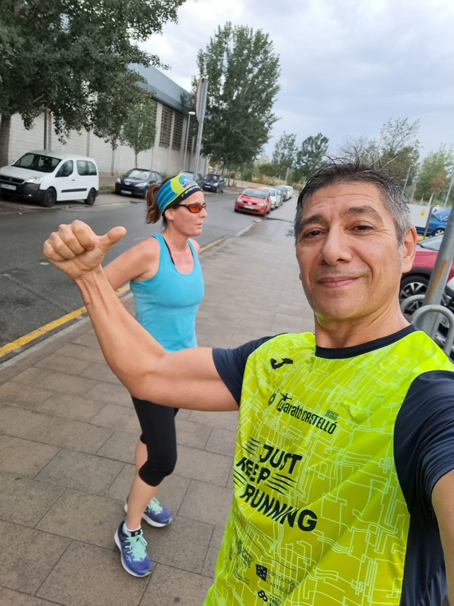 danisoriano70's tweet photo. Hoy con @06xesca y 🌧🌧🌧
Seguimos 💪💪💪
#day645
#RunEveryDay
#metodosori
#RonhillSpain
#eljardinet #vamosgarmin
#drinkingrunners #kmsxalimentos #nofunnorun
#mrfree
#amibola
#retodravet
#runstreak
#NoDaysOff
#siguehaciendoloquetemueve
#correresdevalientes https://t.co/mlTpzU71bK