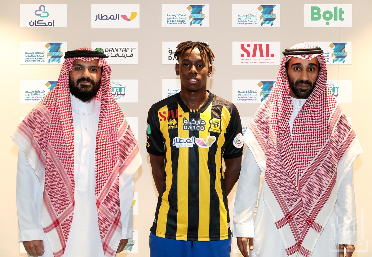 Zakaria12h's tweet photo. كما أشكر إدارة نادي أحد  @OHOD1936 على موافقتهم للانتقال إلى نادي الاتحاد فلهم الشكر أولاً وأخيراً، وأشكر مدير أعمالي شركة بلولاين  @BlueLineSport ممثلة بالأستاذين عبدالرحمن بن خنين  @binkhnain وتركي المسند  @TurkiAlmesned على حسن تعاملهم في هذا الملف. https://t.co/45u5qAtVxl