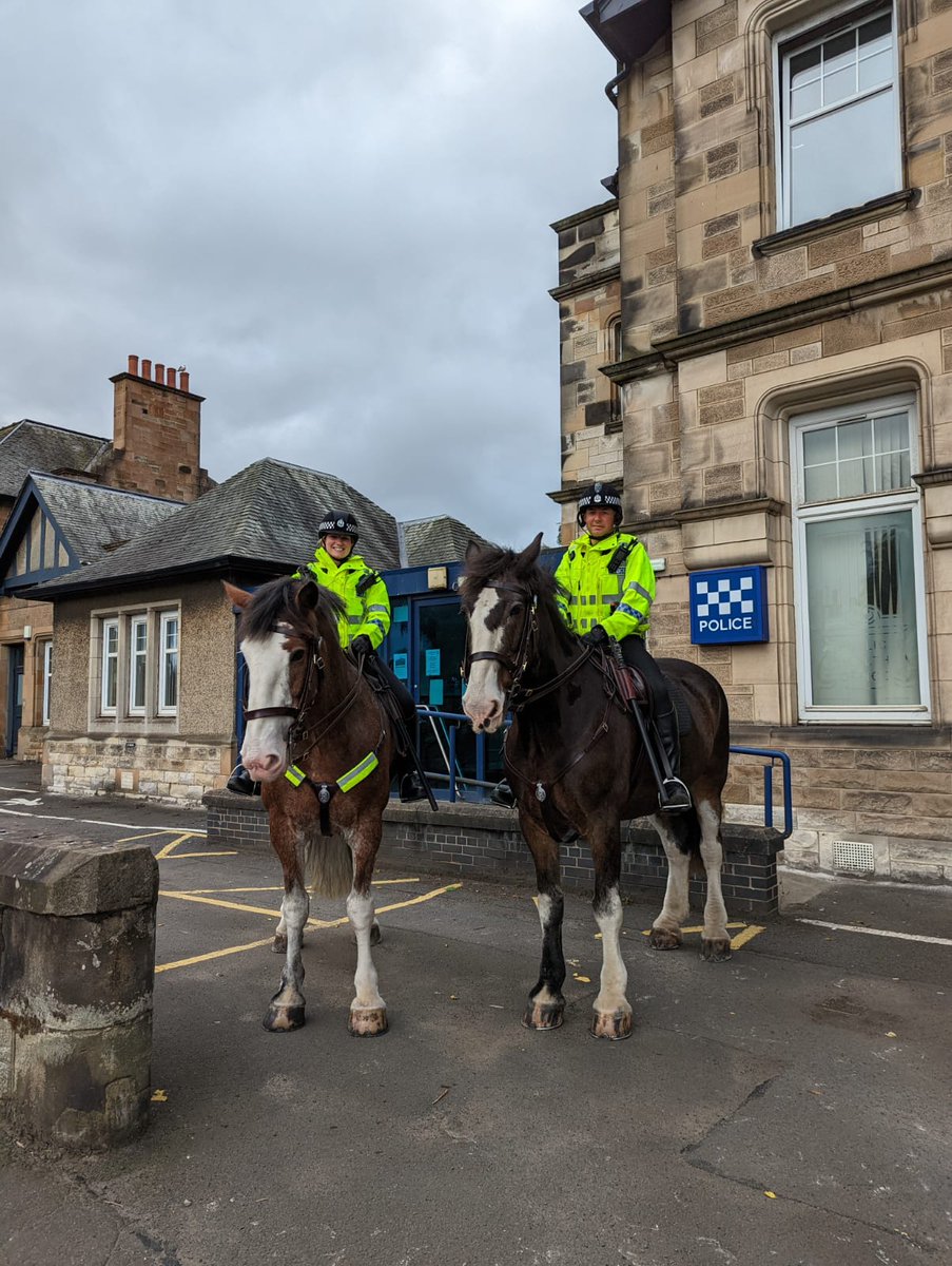 PSOSHorses's tweet photo. Our officers and horses Abercorn & Cupar have today been assisting local policing colleagues @EastRenPolice keeping the community safe. #ReducingAntiSocialBehaviour #KeepingPeopleSafe https://t.co/XF6Ox3b23k