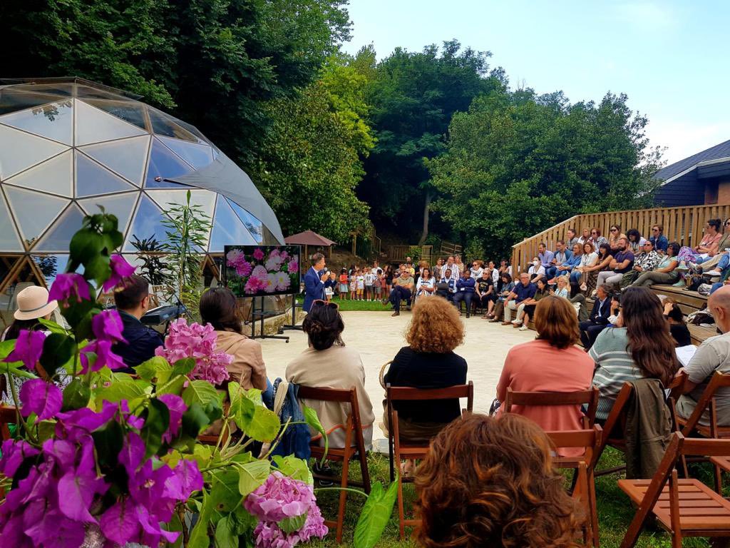 bildarratz's tweet photo. Ha sido un placer compartir espacio y reflexión con los centros educativos que han participado en Zumaia en el congreso de la Red de Escuelas Asociadas a la UNESCO. Desde lo local a lo global, por una educación de calidad. https://t.co/W7jAv9VAfk