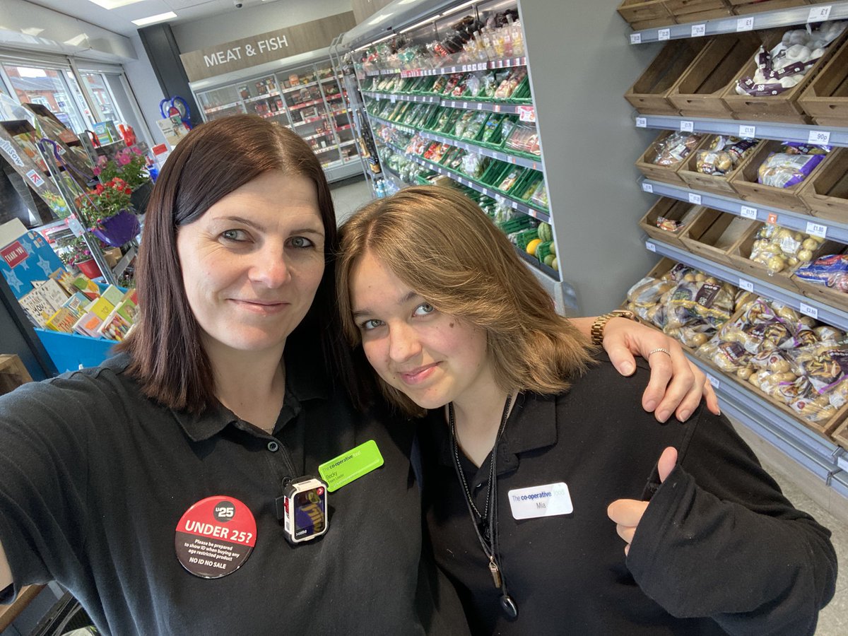 Becky_2186's tweet photo. Tuesday 5th saw my kid come to work with me for a shadowing day. It was a really fun shift, like combining my 2 families together, work/home 🥰 She slotted in nicely and got on really well. I love my job and I was proud to show Mia what I do other than being a mum 🥰 @mycoopfood https://t.co/uaFNj497ML