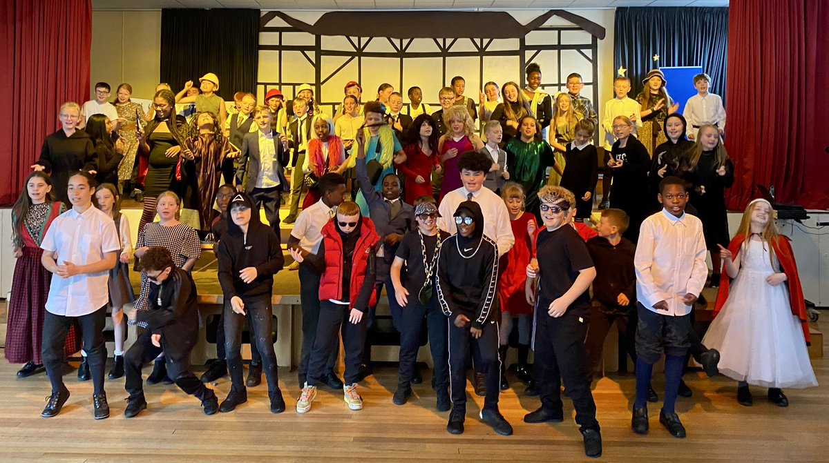 stanthonysm22's tweet photo. Year 6 are looking fantastic and all set to perform “Shakespeare Rocks.” Dress rehearsals this week for some of the classes to see and then on Monday two shows for the parents! https://t.co/XJfqHPeiYg