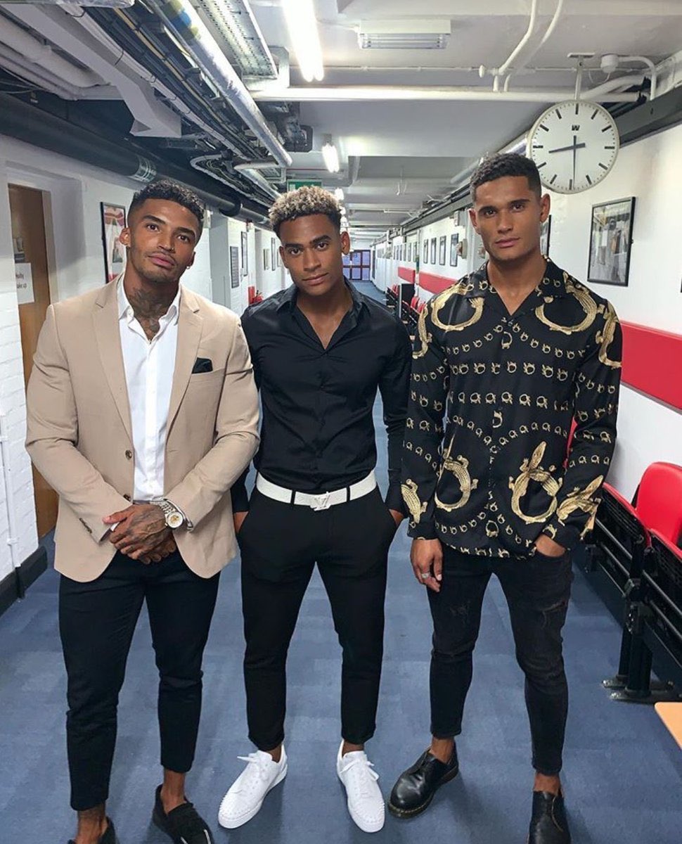 LolasLashesUK's tweet photo. It’s official… all the boys (minus Luca) have joined the band #LoveIsland https://t.co/Dn0aF1NEEs