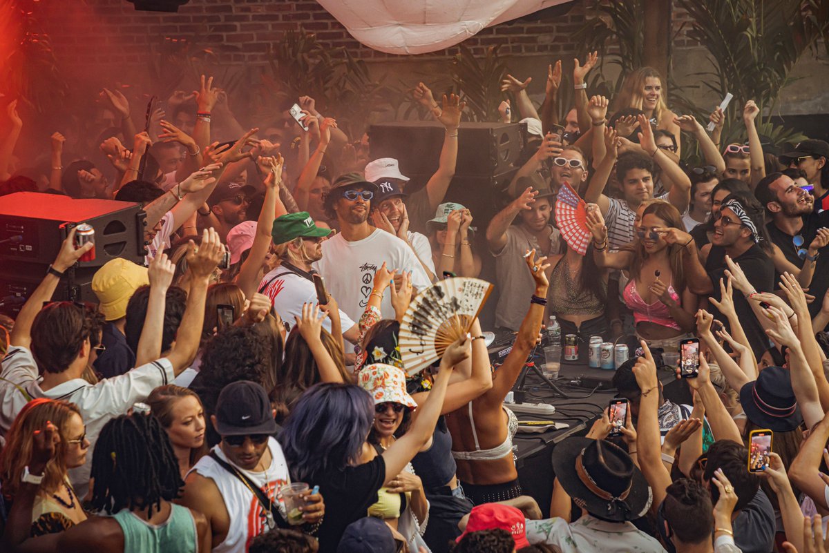 offbrandproject. tweet media