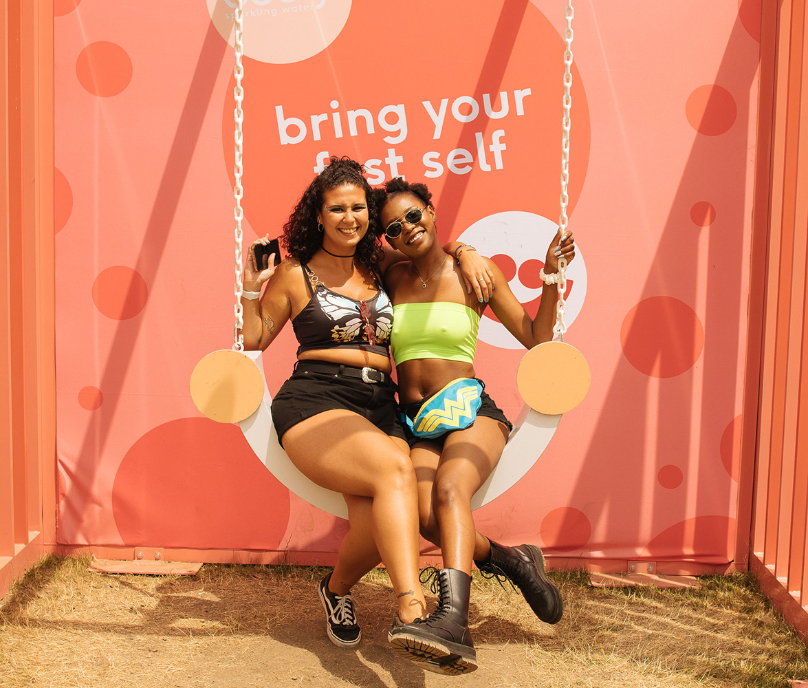 Summerfest's tweet photo. Have you stopped by the @bublywater Bar? Take a photo on the Bubly Swing and post to Twitter with #SummerfestXbubly before 4pm for a chance to win a front-row entry to that day's show!
7/7: Russel Dickerson
7/8: The Black Crowes
7/9: Death Cab For Cutie https://t.co/BEJMirvntS