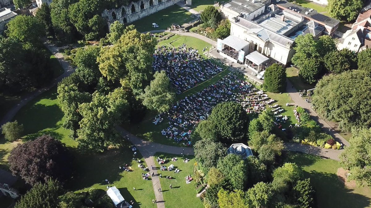 The York Proms tweet media