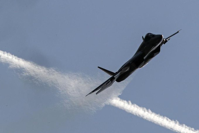 Su-57 Stealth Fighter: News #8 - Page 13 FXAs4LkWAAcsZmR?format=jpg&name=small