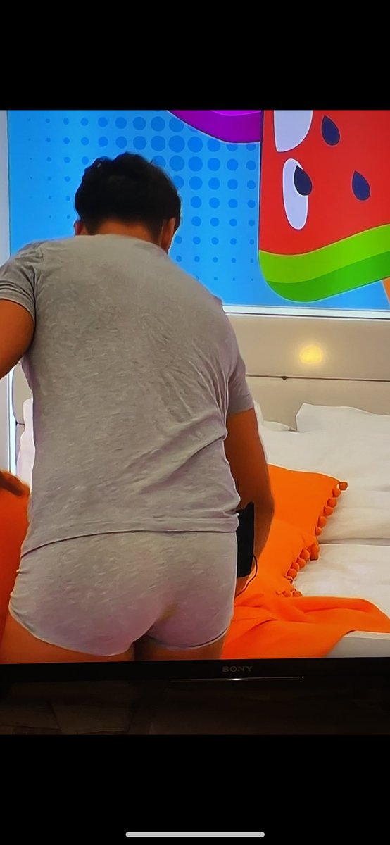 pjwood26's tweet photo. Please tell me everyone else noticed Jacques’s shitty skid marks on his boxers. 

Shitty bloke… shitty pants 

#LoveIslandUK #LoveIsland #Jaques #CasaAmor https://t.co/0XlRhNe1i2