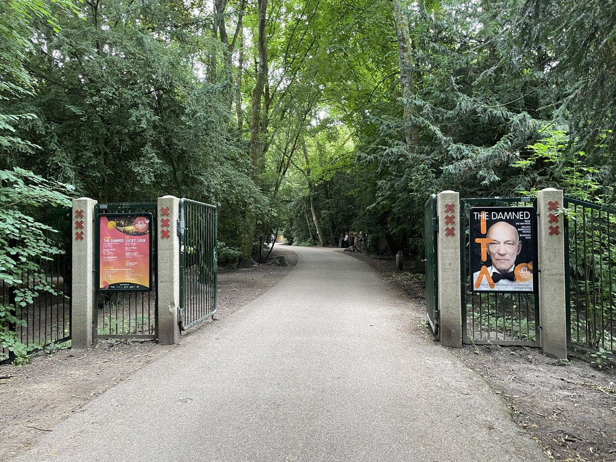FemkeLagerveld's tweet photo. Vandaag met @RaadAmstelveen wo. @JetSmit1 op werkbezoek geweest bij het #Bostheater waar de 9 professionele cultuurinstellingen zich presenteerden. Mooie, diverse en geïnspireerde verhalen.
#vvd #cultuur #schouwburg #cobra #JAN #P60 #platformC #bieb #griffioen #poppentheater https://t.co/V9yY5ZWvgC
