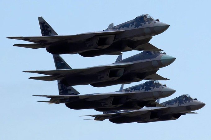 Su-57 Stealth Fighter: News #8 - Page 13 FXAtfL5XgAIXQ1R?format=jpg&name=small