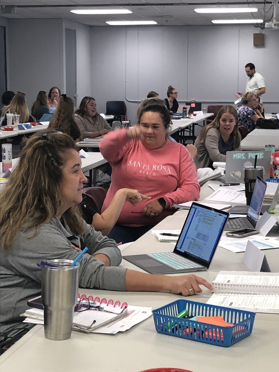 ShaunaMPhillips's tweet photo. Today was all about phonics and practicing the lessons. @loudoncountysch #Read360 #LiteracyMattersTennessee https://t.co/n48H110YXM