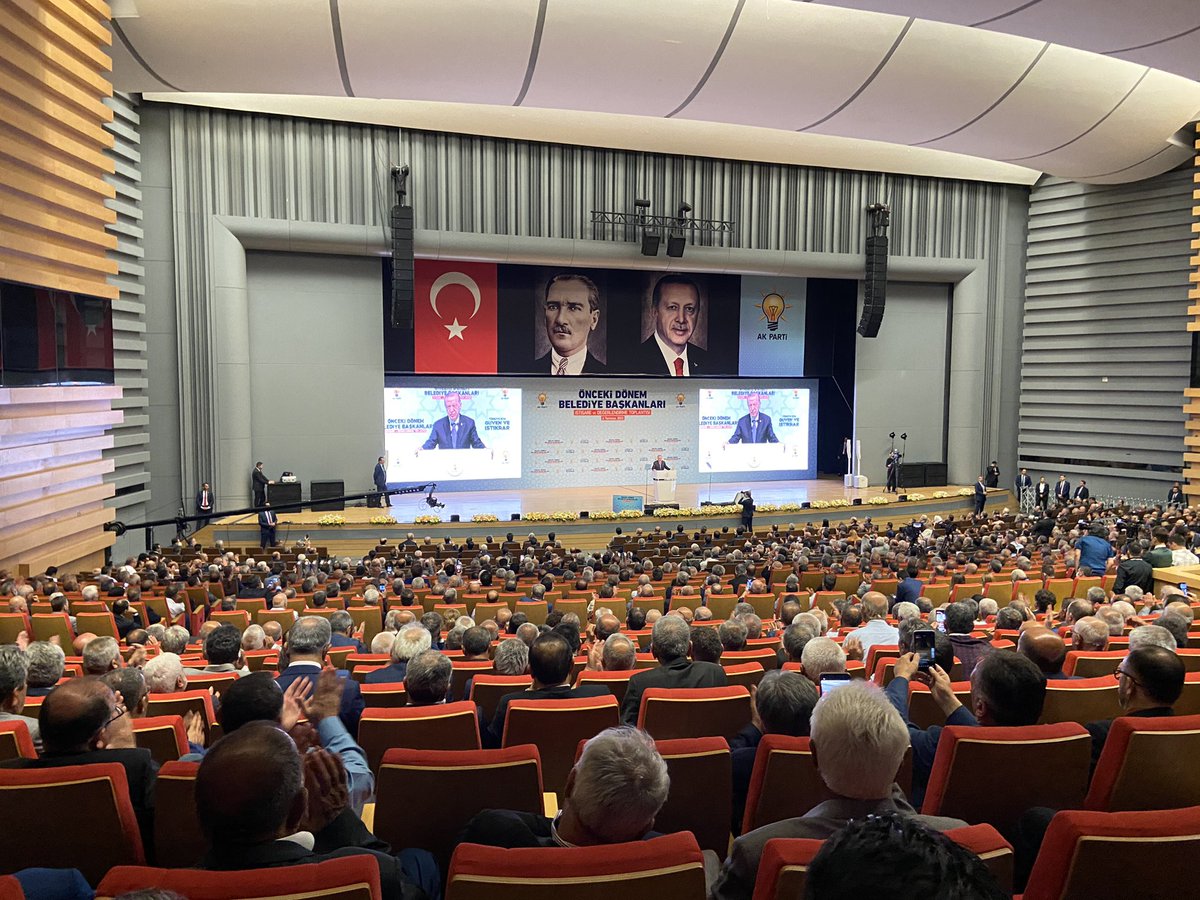 Cumhurbaşkanımız, Genel Başkanımız Sn. <a href="/RTErdogan/">Recep Tayyip Erdoğan</a> ’ın Başkanlığında, Ankara ATO Congresium'da gerçekleştirilen "Geçmiş Dönem Belediye Başkanları İstişare ve Değerlendirme Toplantısı"na Başkanlarımız ile birlikte katılım sağladık.
<a href="/MehmetAliENGZ3/">Mehmet Ali ŞENGÖZ</a>
Yerel Yönetimler Siirt İl Başkanı