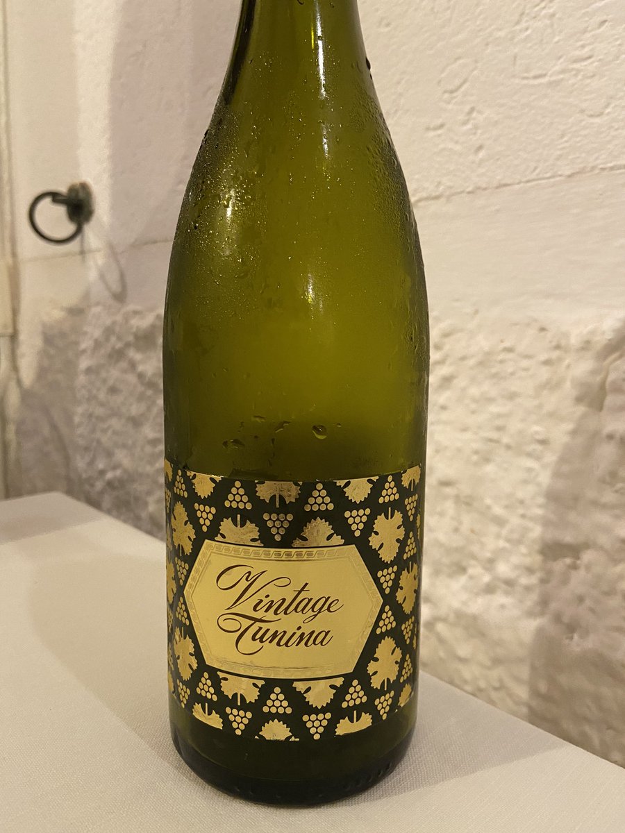 ChPaillet21's tweet photo. #Bus… deux grand vins blancs italiens du domaine #Jermann (Frioul) dans l’excellent restaurant #daLido à #Portoferraio #Elba… sur un risotto aux fruits de mer et un capone !
Un régal ! https://t.co/sBRrAIzKUu